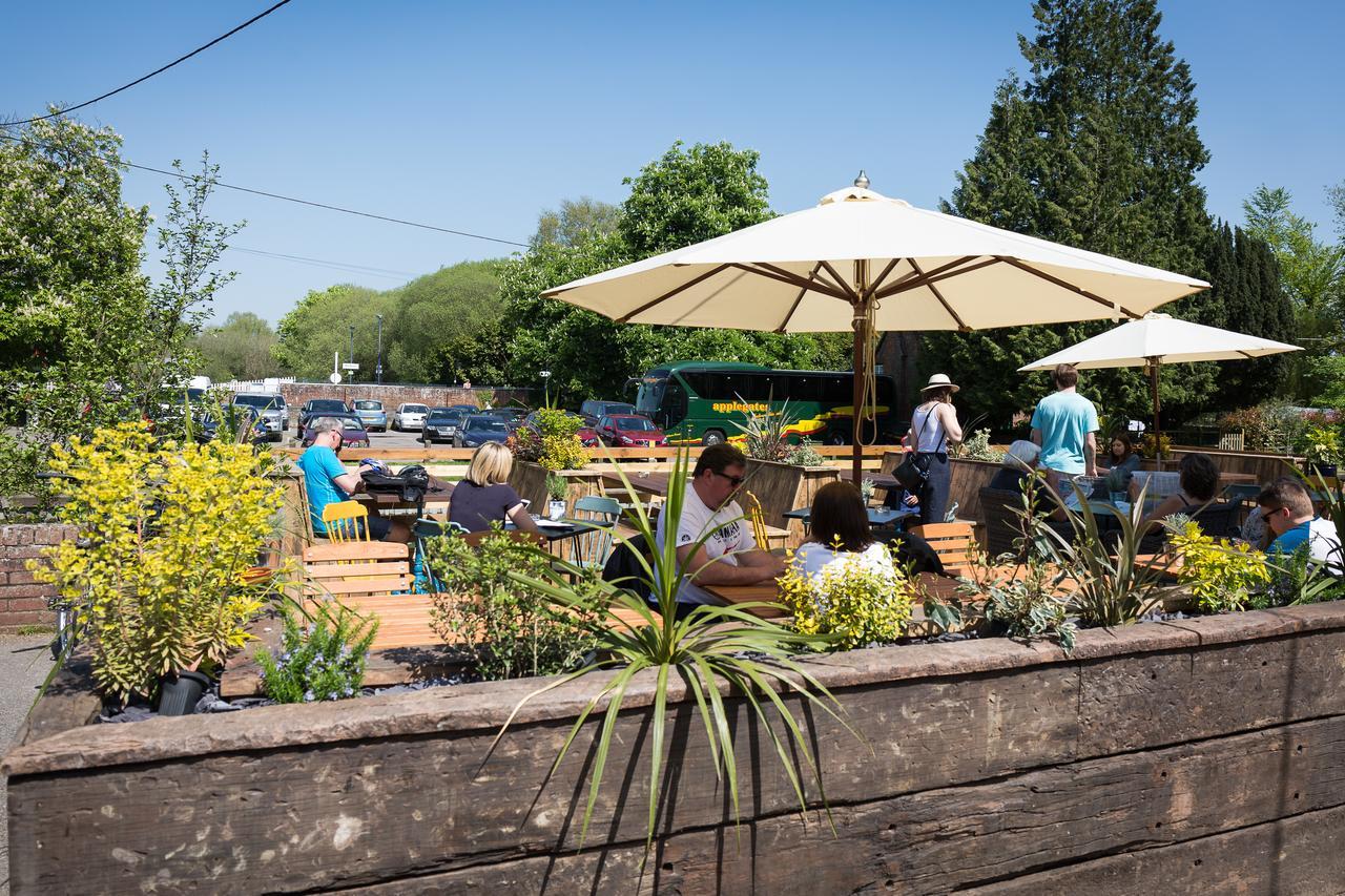 The Dundas Arms Kintbury Exterior foto